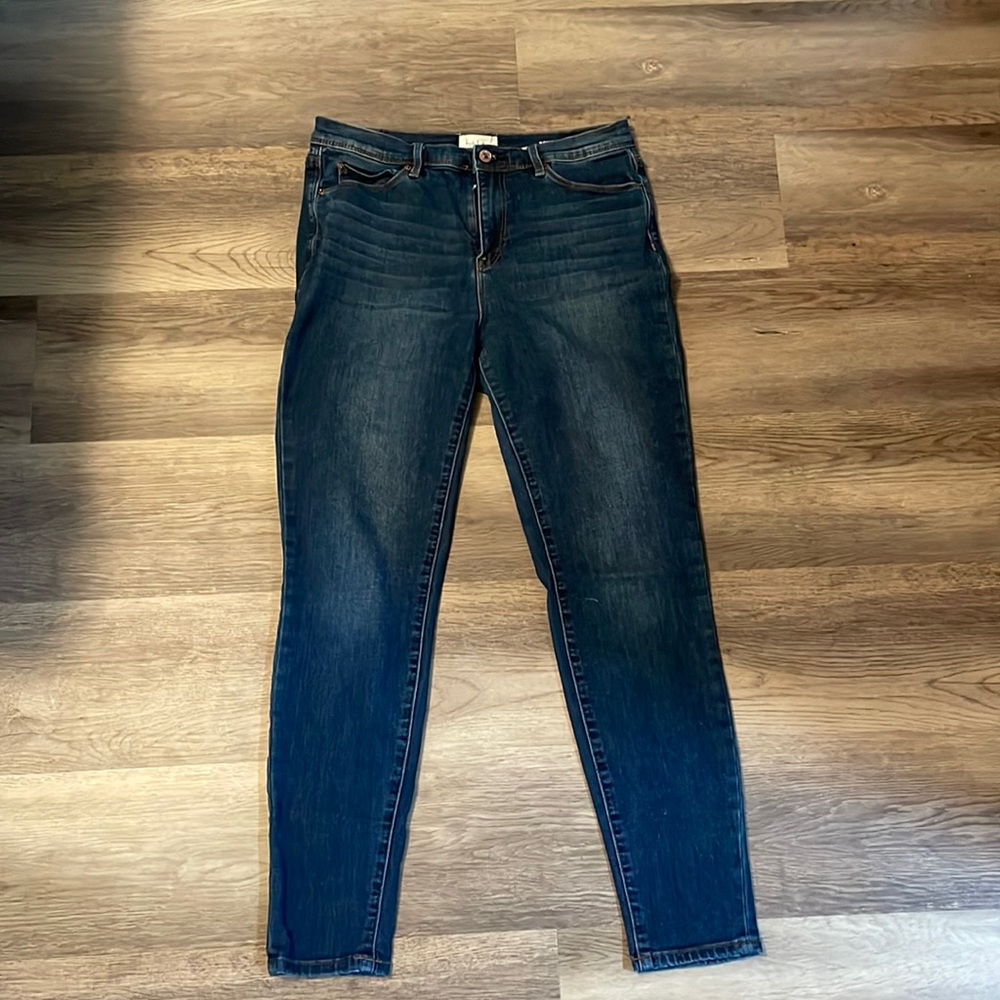 Great condition high rise skinny jeans!